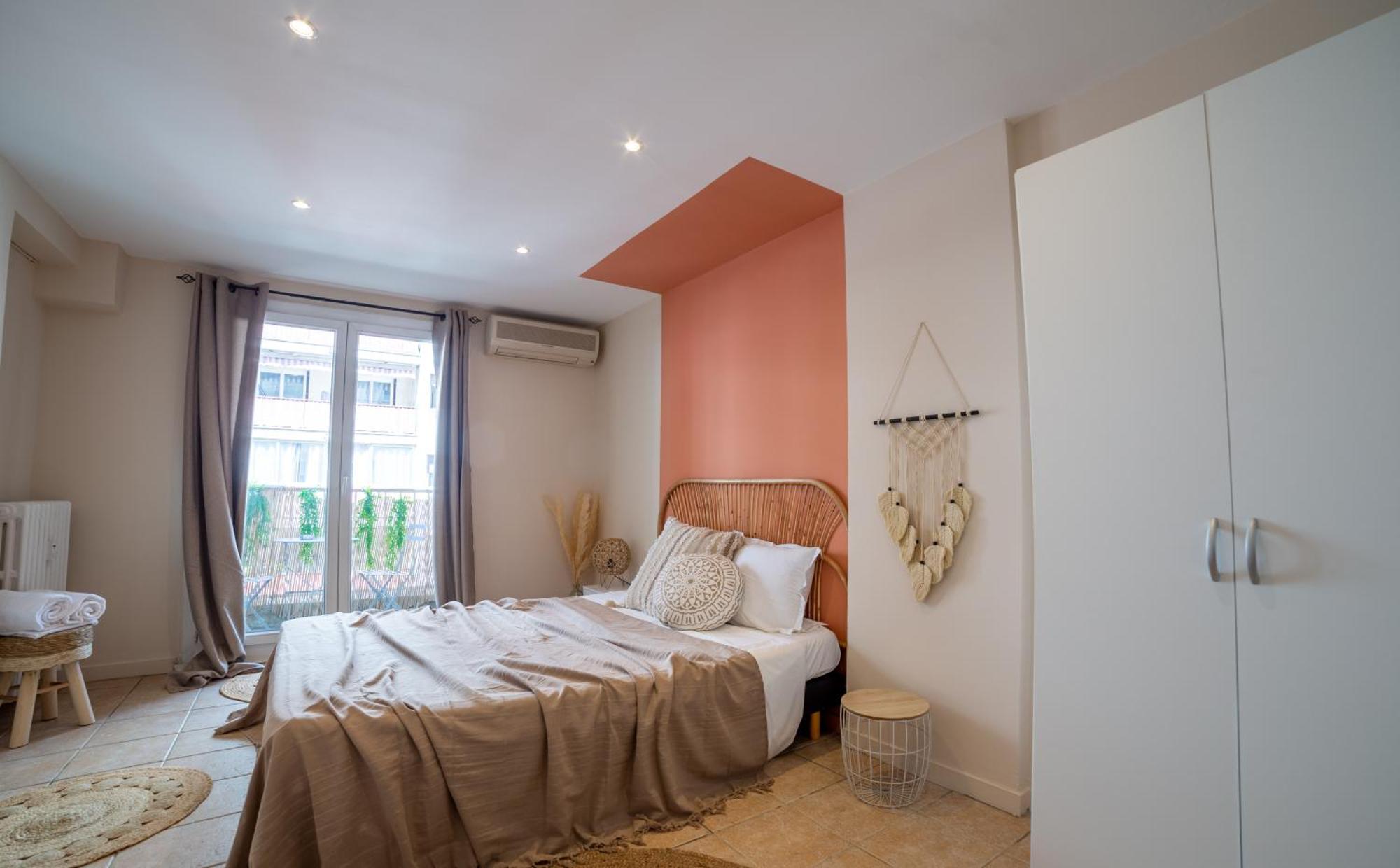 Riviera 1 Homestay Nice